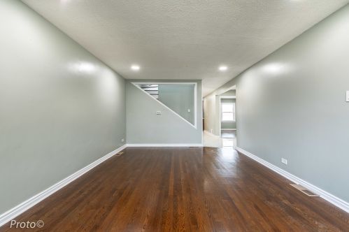 8017 Sacramento Ave, Chicago IL  60652-2732 exterior