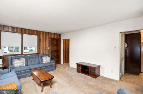 673 Independence Ave, Trenton NJ 08610-4201 exterior