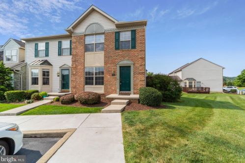 610 Cobblestone Ln, Lancaster, PA 17601-3361