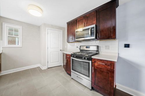 7339 Washtenaw Ave, Chicago IL 60645-1401 exterior