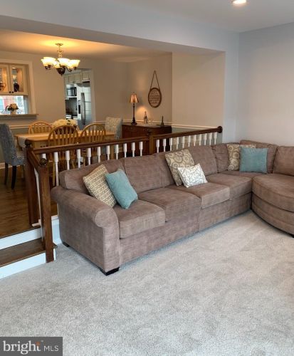 6579 Bermuda Grn Ct, Alexandria VA 22312-3106 exterior