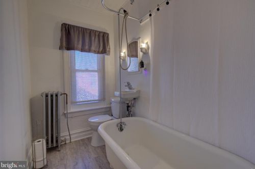 27 5 St, Pottstown PA 19464-5102 exterior