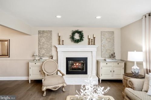 50 Crestwood Dr, Trenton NJ 08690-1938 exterior