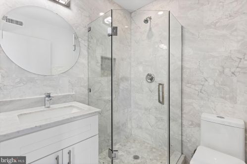 917 15th St, Philadelphia PA  19146-2230 exterior