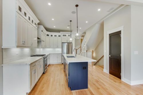 6346 Kenwood Ave, Chicago IL 60619-1427 exterior