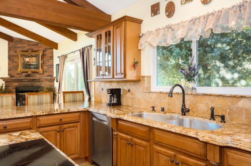 35025 Linda Rosea Rd, Temecula CA 92592-9529 exterior