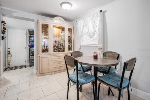 1910 98th Ave, Tampa FL  33612-8354 exterior