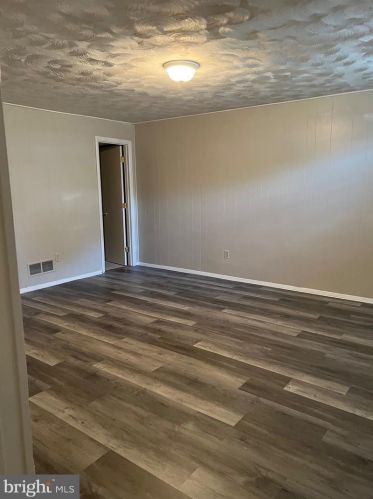 458 Mainview Ct, Glen Burnie MD 21061-6120 exterior