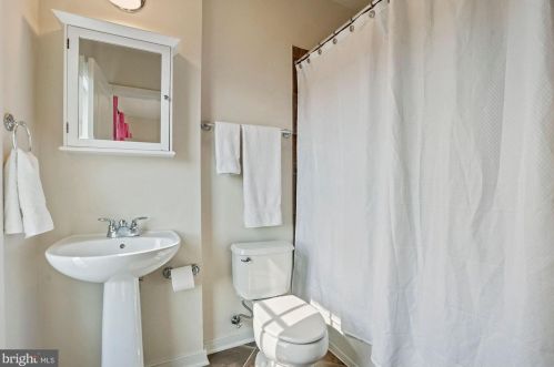 715 Alfred St, Alexandria VA 22314-1825 exterior