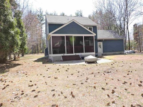 37 Curtisville Rd, Concord NH 03301-5906 exterior