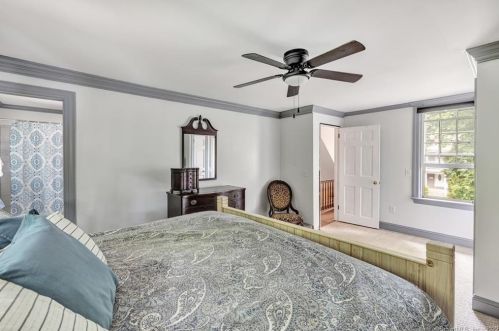 8 Talmadge St, Derby CT 06418-1004 exterior