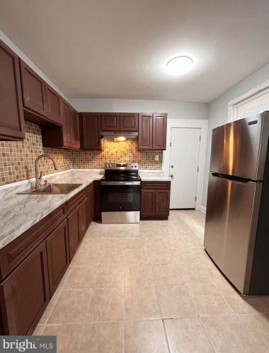 5221 American St, Philadelphia PA  19120-3324 exterior