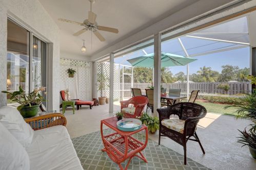 2885 Eagle Dr, Fort Pierce FL 34951-2374 exterior