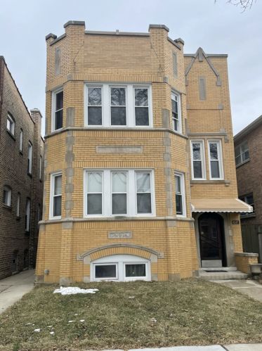 6247 Raven St, Chicago, IL 60646-3724