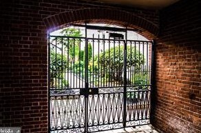 772 Front St, Philadelphia PA  19147-3501 exterior