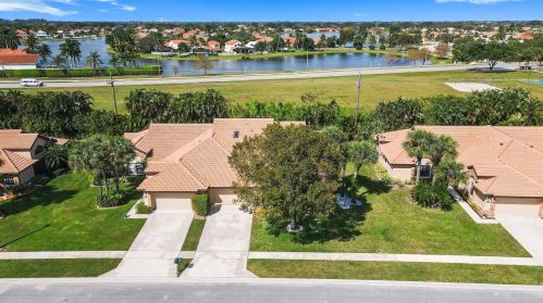 7279 Le Chalet Blvd, Boynton Beach FL 33472-5035 exterior