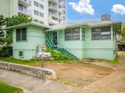 2011 Lime St, Honolulu HI 96826-5904 exterior