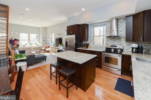 2307 Carpenter St, Philadelphia PA 19146-2516 exterior