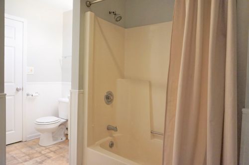 405 Sugar Ln, Milwaukee WI 53217-3843 exterior