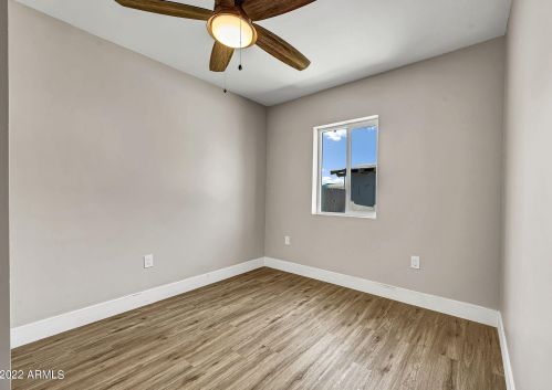 9440 9 Ave, Phoenix AZ 85021-3102 exterior