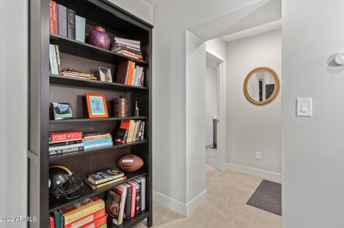 6720 11th St, Phoenix AZ  85014-1028 exterior