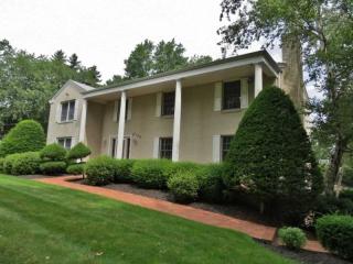 2189 Meadowmont Dr, Pittsburgh, PA 15241-3219