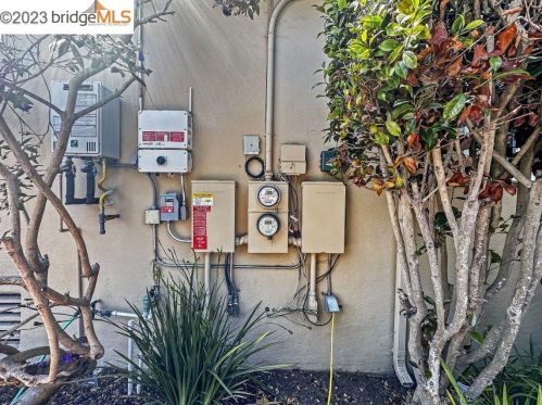 1332 Dwight Way, Berkeley CA 94710-2537 exterior