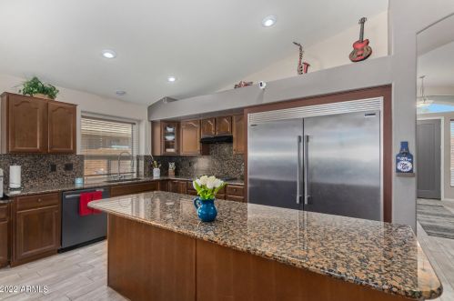 16284 31st Ave, Phoenix, AZ 85053-3083