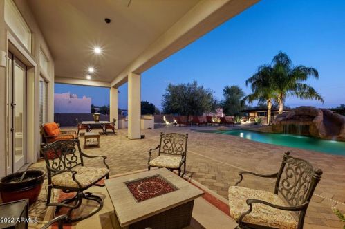 2007 Carriage Dr, Phoenix AZ 85086-8413 exterior