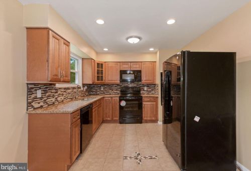 205 California Trl, Browns Mills NJ  08015-5641 exterior