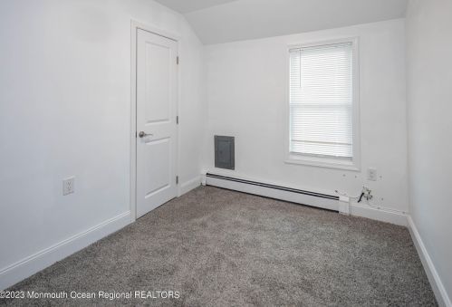 25 Monmouth Ave, Middletown NJ  07748-5732 exterior