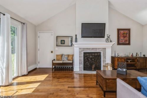 17 Powhatatan Way, Hackettstown NJ 07840-2646 exterior