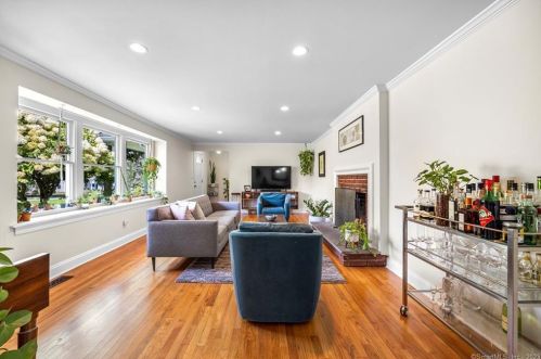 17 Ridgecrest Dr, Ridgefield CT 06877-2534 exterior