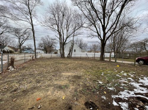 860 Mangin Ave, Meskegon MI  49442-5117 exterior