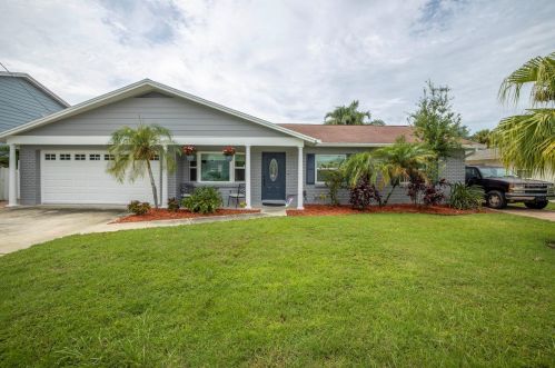 4657 Bay Crest Dr, Tampa, FL 33615-4901