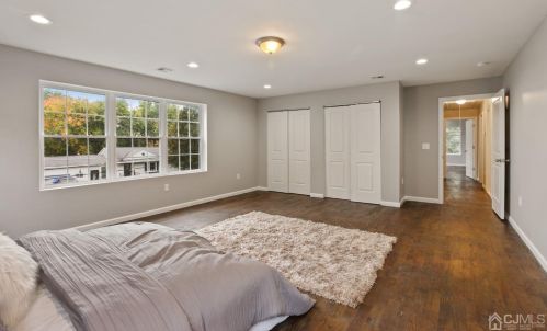 54 Howard Ave, Edison NJ  08837-3432 exterior