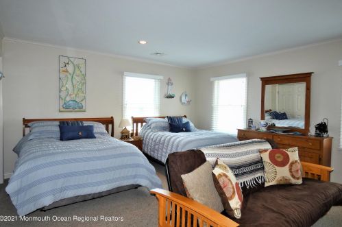 3031 Rte 35, Lavallette NJ 08735-1929 exterior