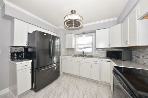 8885 70, Milwaukee WI 53223-2113 exterior