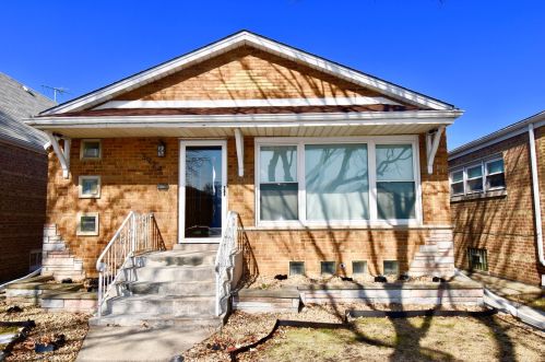 3924 68th Pl, Chicago, IL 60629-4110