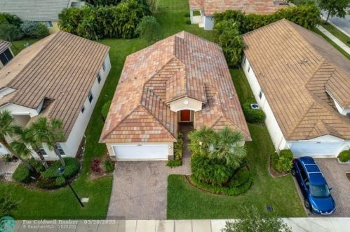 9597 Lindale Trace Blvd, Fort Pierce FL  34987-2439 exterior