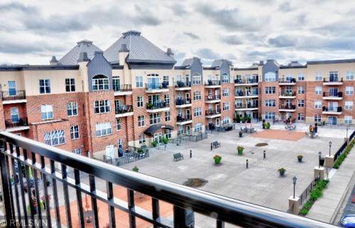 1800 Graham Ave, Saint Paul MN  55116-3289 exterior