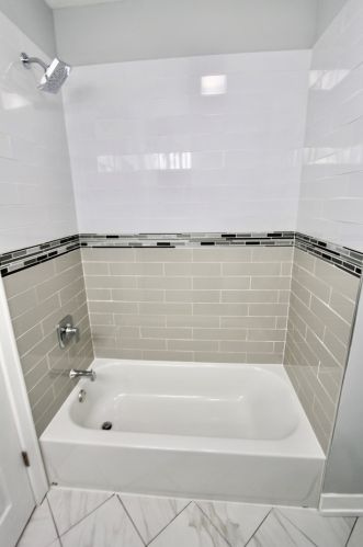 7705 Bennett Ave, Chicago IL  60649-4605 exterior