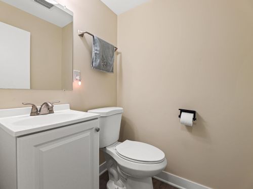 5160 King Arthurs Ct, Milwaukee WI 53221-3138 exterior