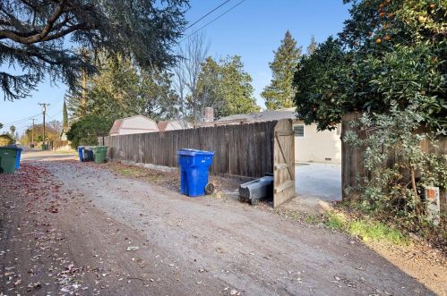 1861 Denair Ave, Turlock CA 95382-1815 exterior