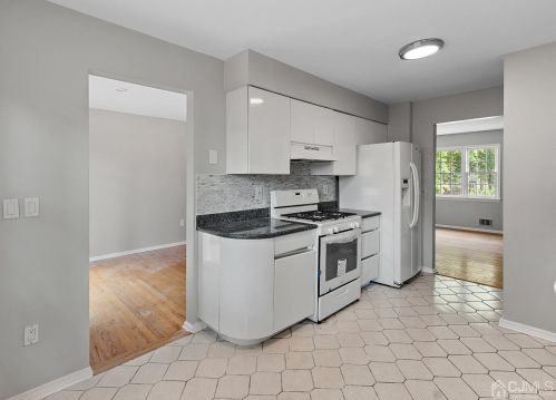 201 Shirley Ave, Edison NJ 08820-1323 exterior