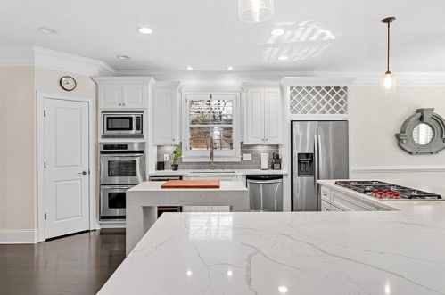 1021 Madeline Ln, Atlanta GA  30350-4024 exterior