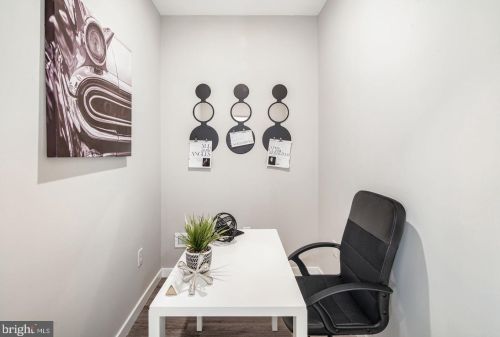 1039 51 St, Philadelphia PA 19143-4213 exterior