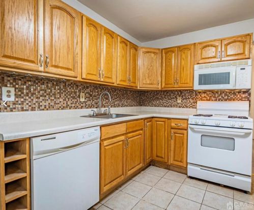 349 College Dr, Edison NJ  08817-5926 exterior