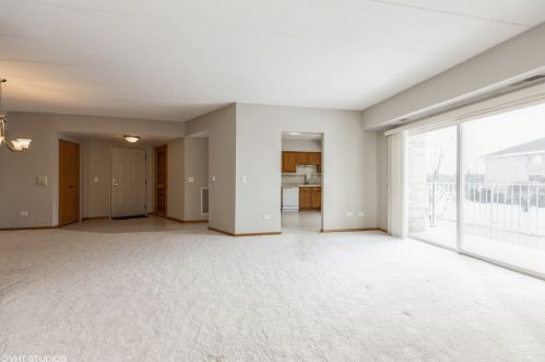 5361 Mint Julip Dr, Chicago, IL 60803-5168