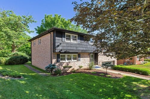 1463 Laurel Dr, Pittsburgh, PA 15235-5210